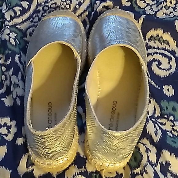 NWOB André Assous Silver Espadrilles Made In Spain - Picture 6 of 8